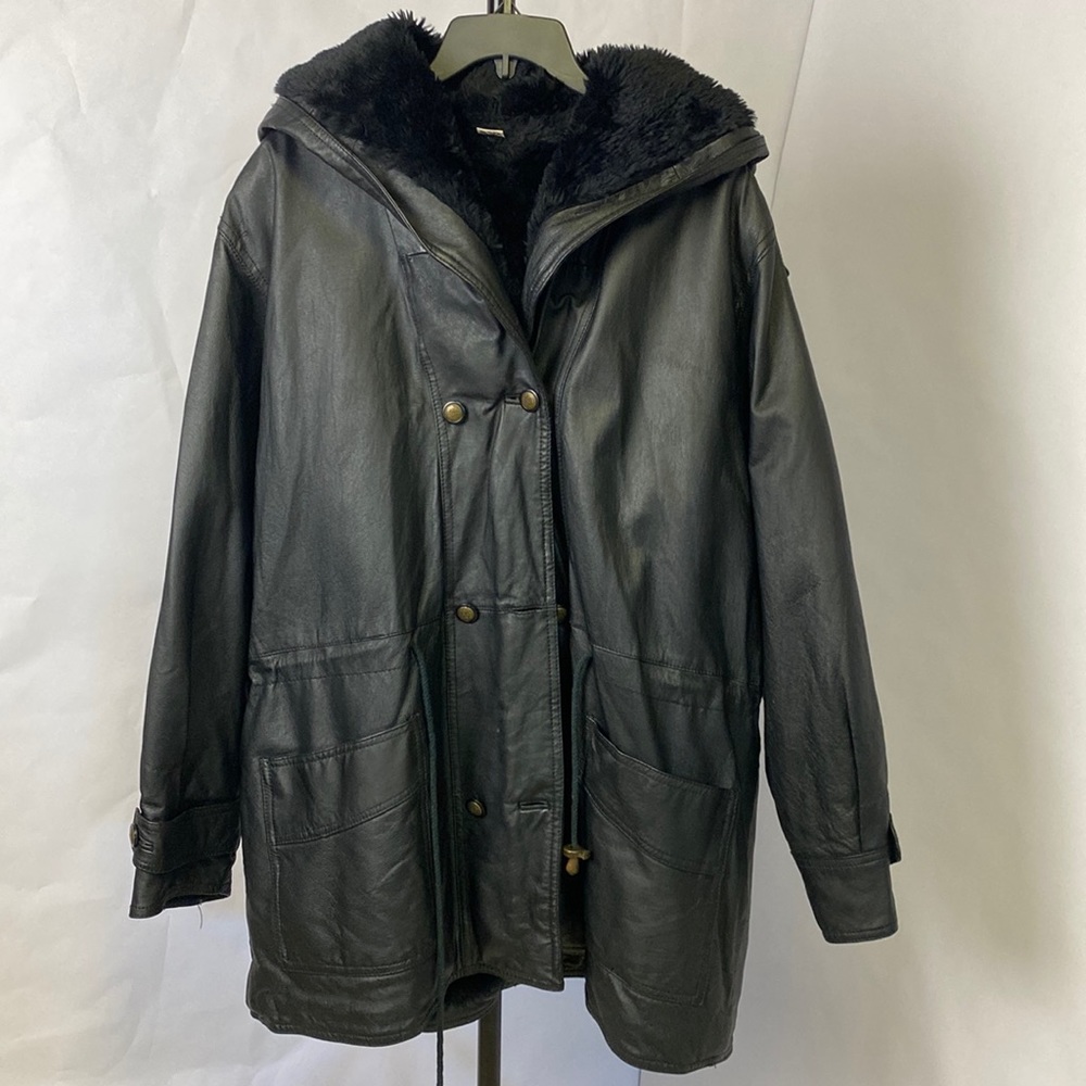 Women’s black leather coat size Large furry lining